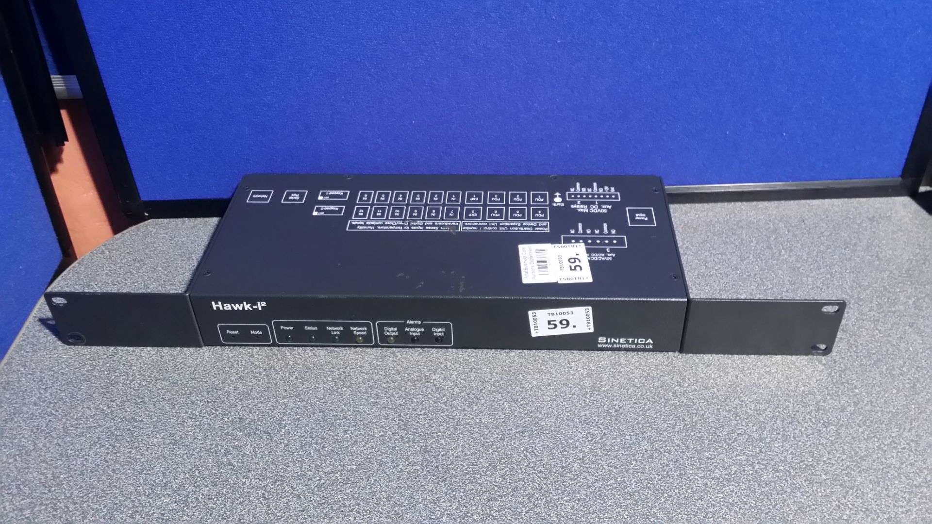 SINETICA Hawk-i2 HTML-Based Monitoring Unit - 1U Rackmount - Powers On