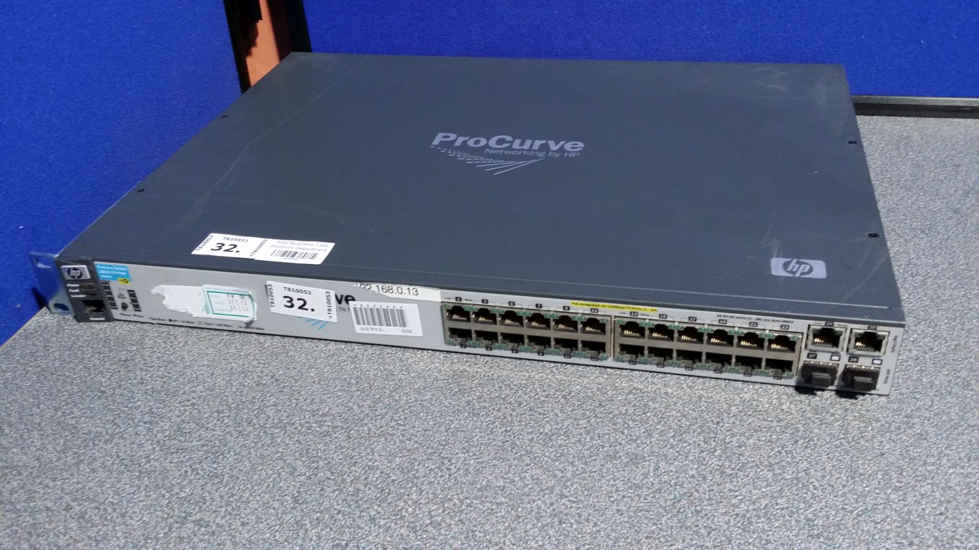 HP J9087A 24 Port 10/100/1000 PoE Switch - 1U Rackmount - Powers On