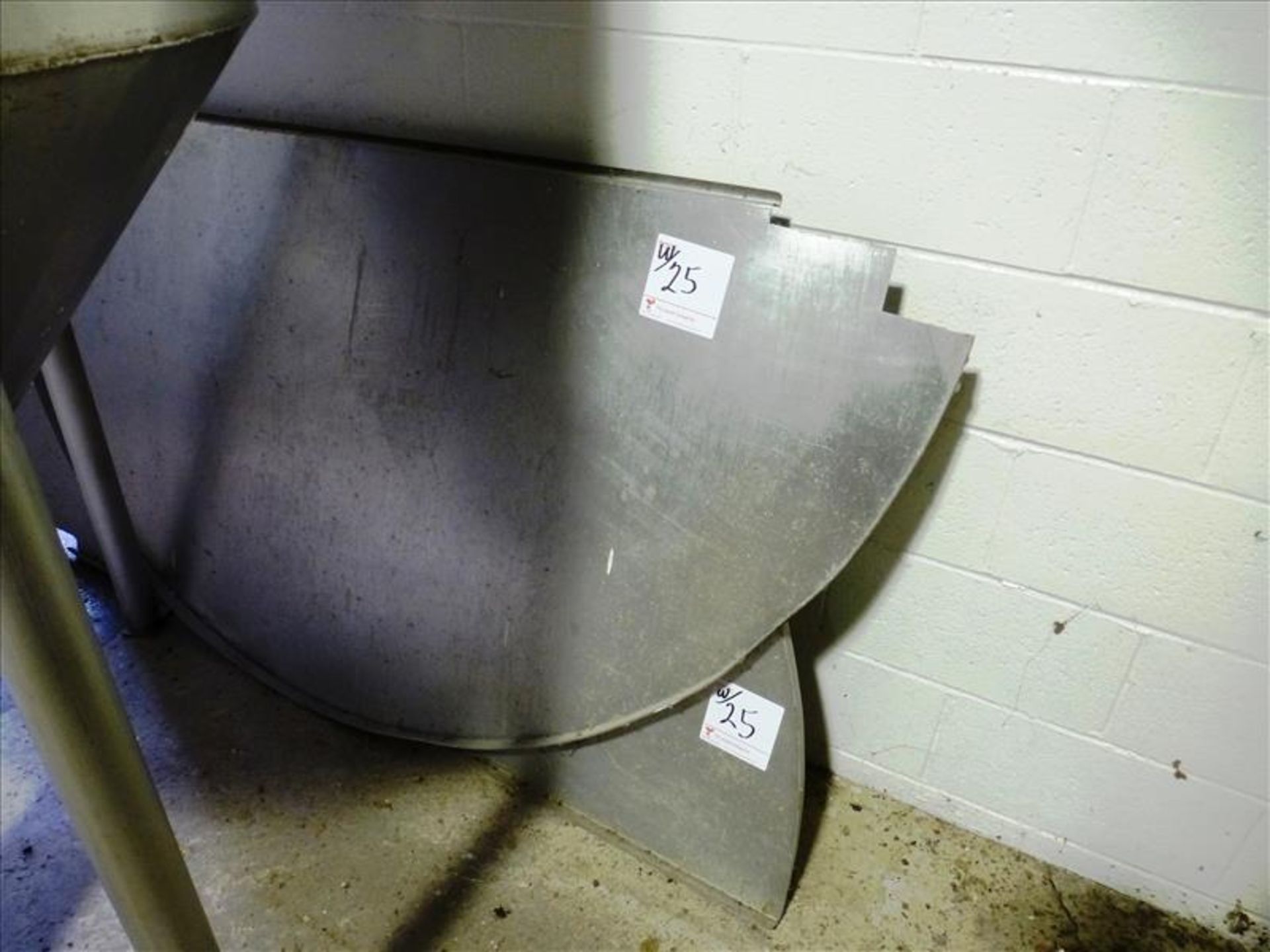 s/s open top holding tank, approx. 70" diam. x 48" high straight side c/w loose s/s lid & steel - Image 5 of 5