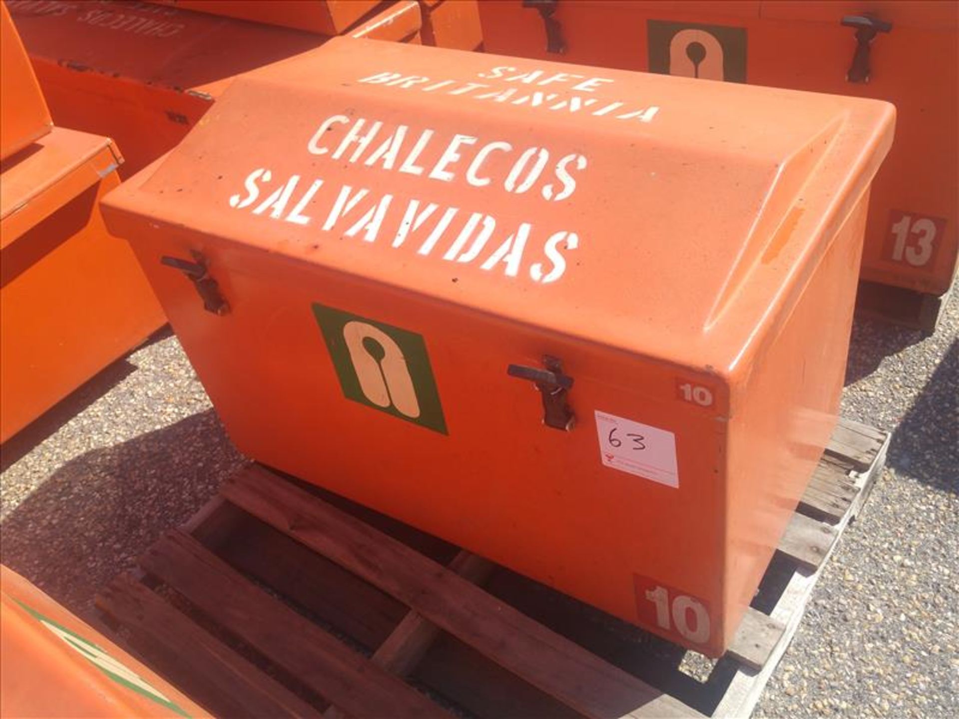 Large lifejacket container with approx. 18 lifejackets