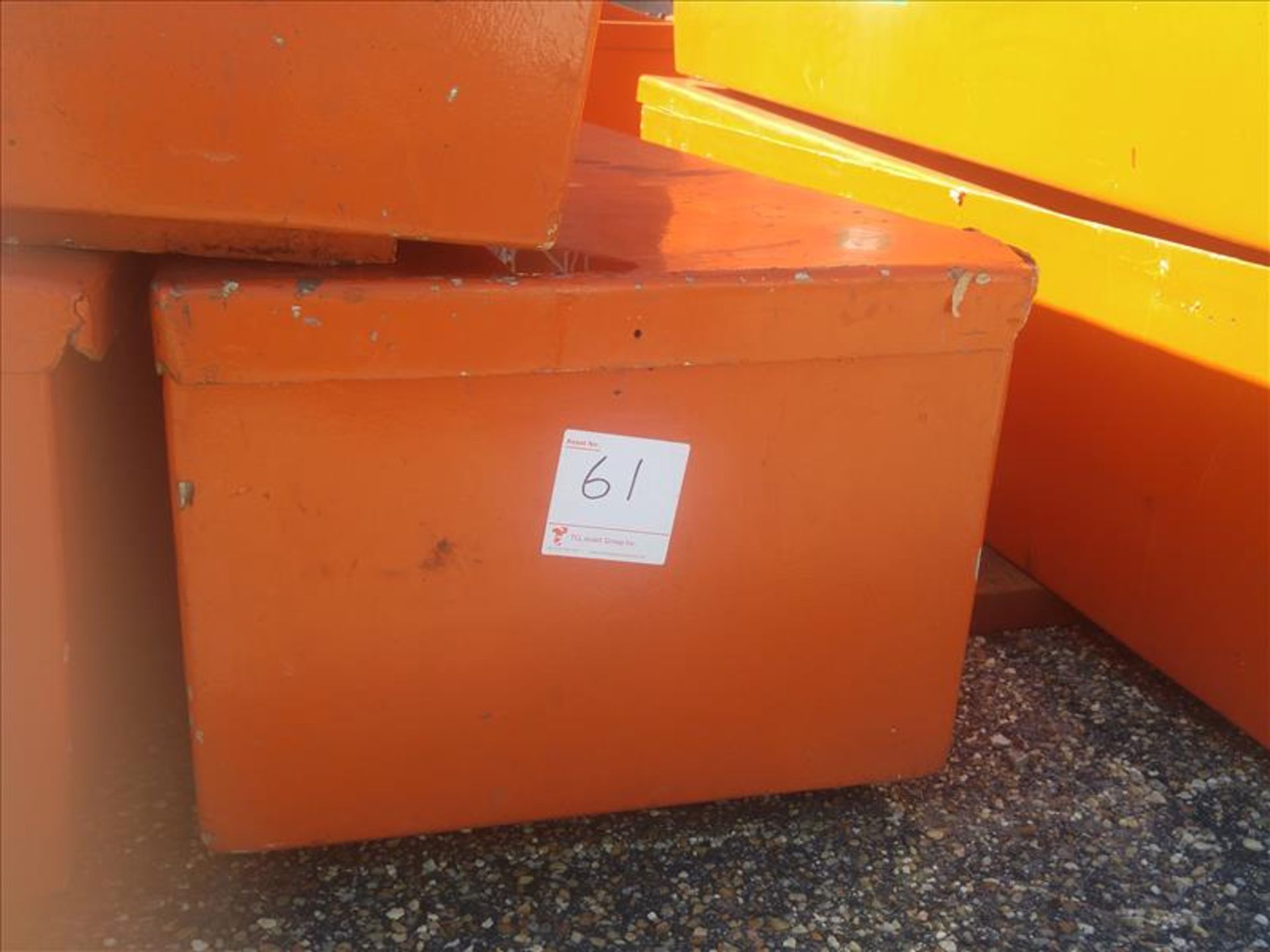 Large lifejacket container with approx. 24 lifejackets