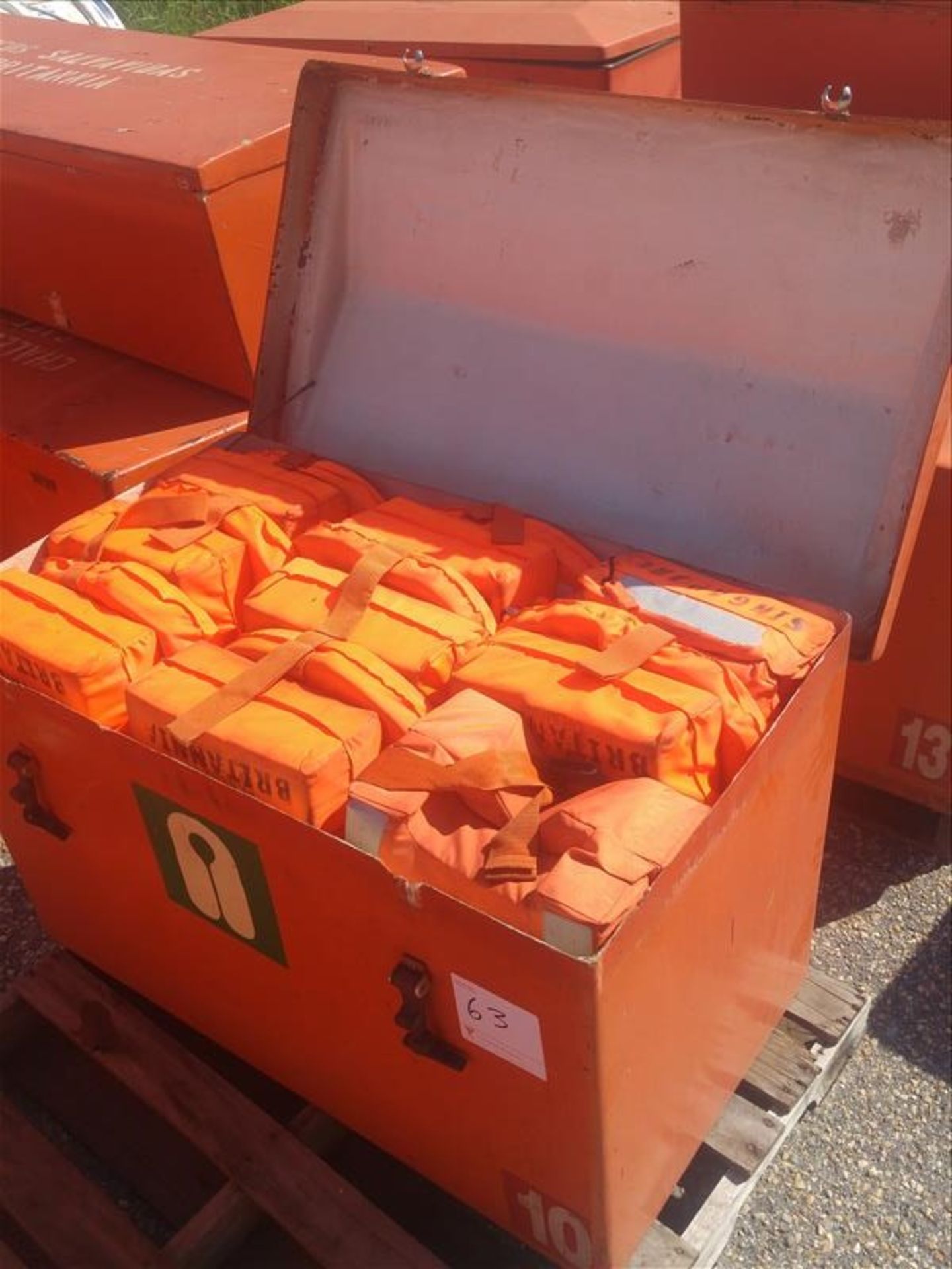 Large lifejacket container with approx. 18 lifejackets - Image 2 of 2