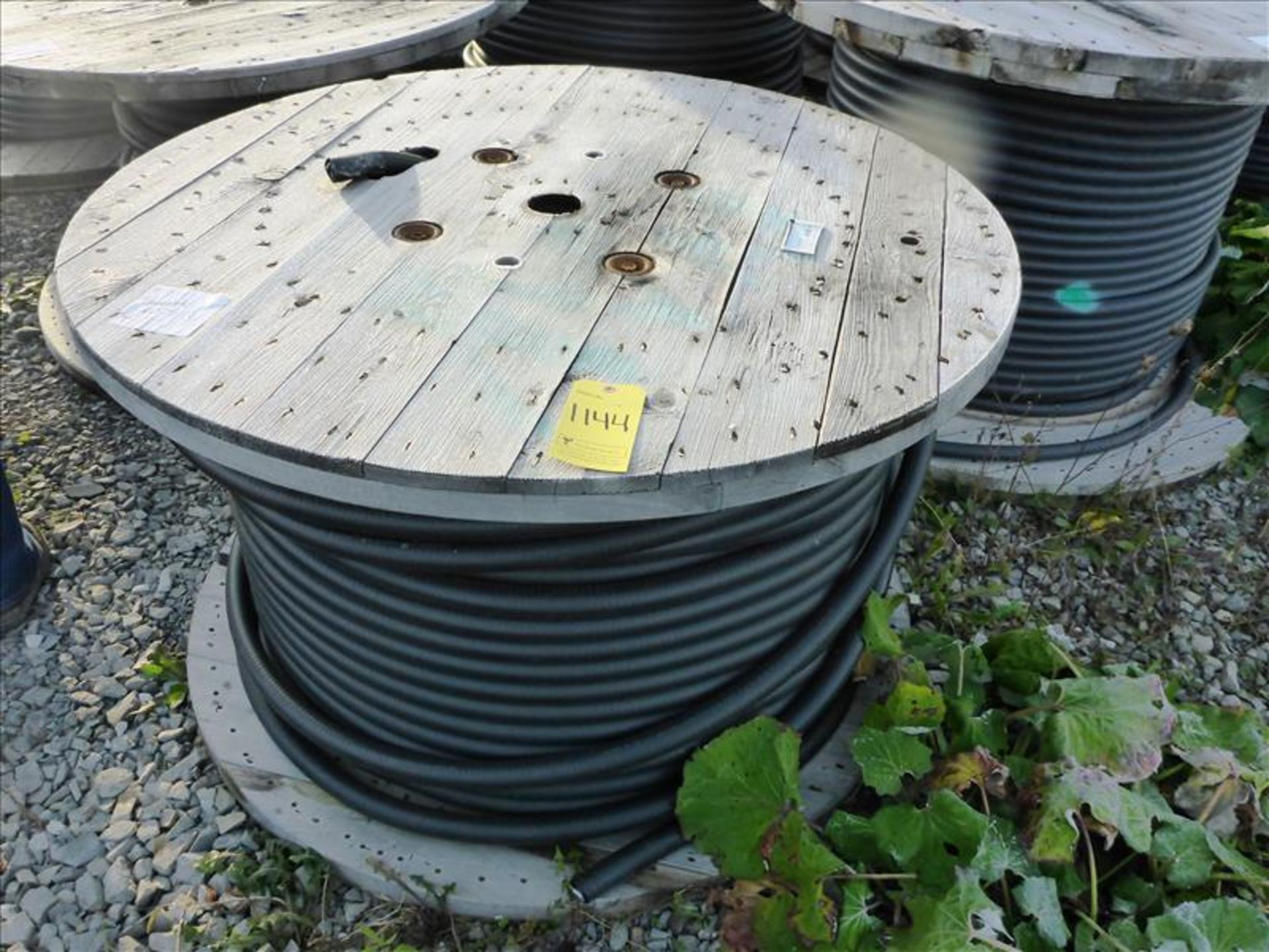 reel of electrical cable, approx. 650 ft., Belden 1229528 E135452-G VFD Cable 3C1 Shielded 600V Type