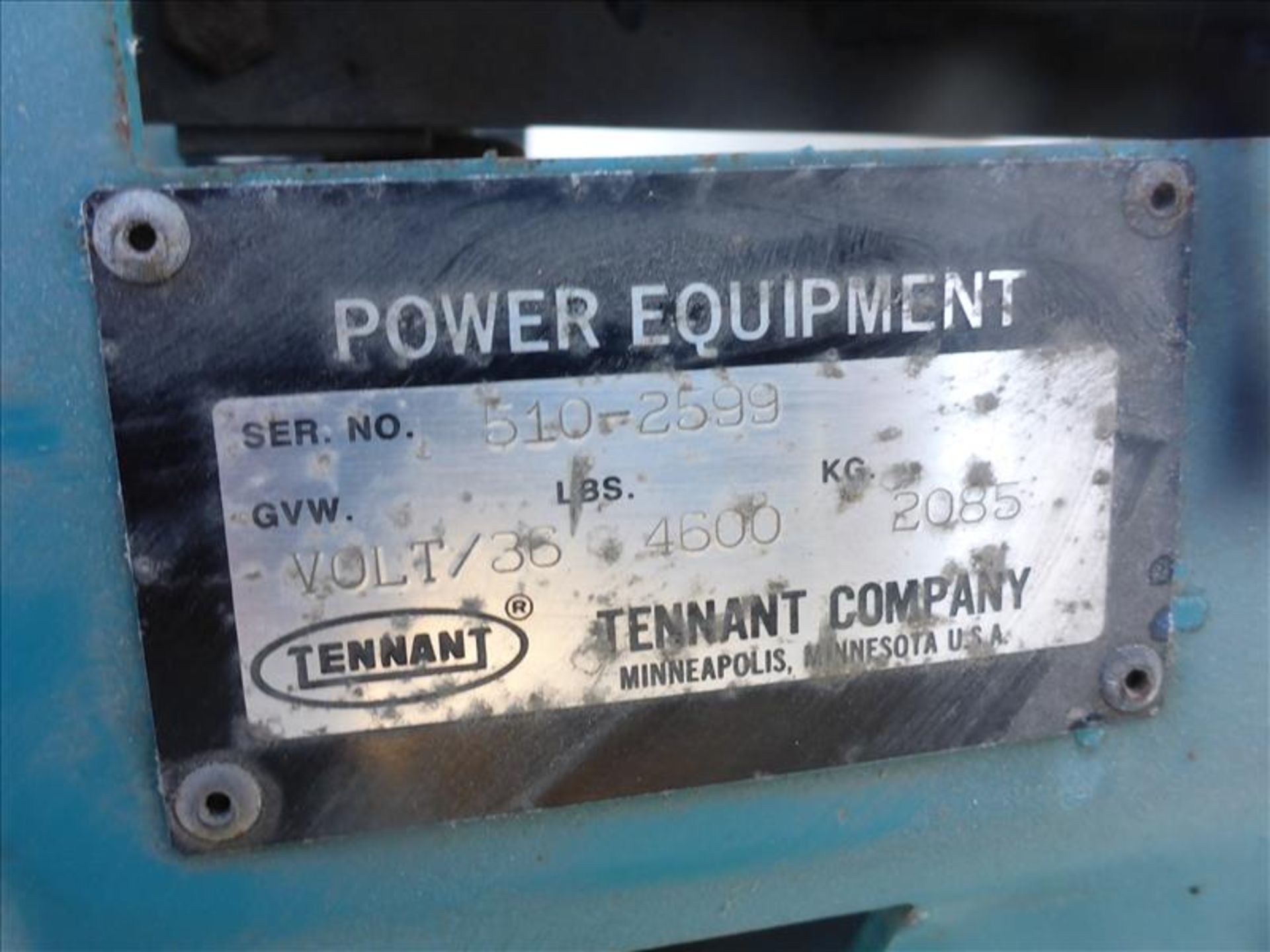 Tennant 510E riding sweeper w/ battery charger s.n. 510-2599 (May Need Repair) (Tag No. 1370) - Image 6 of 6