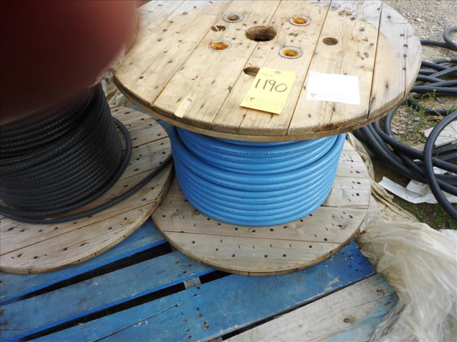 reel of electrical cable, approx. 175 ft., Deca ACIC 12C 16 AWG XLPE 600V (-40c) 105C Dry 90C Wet HL