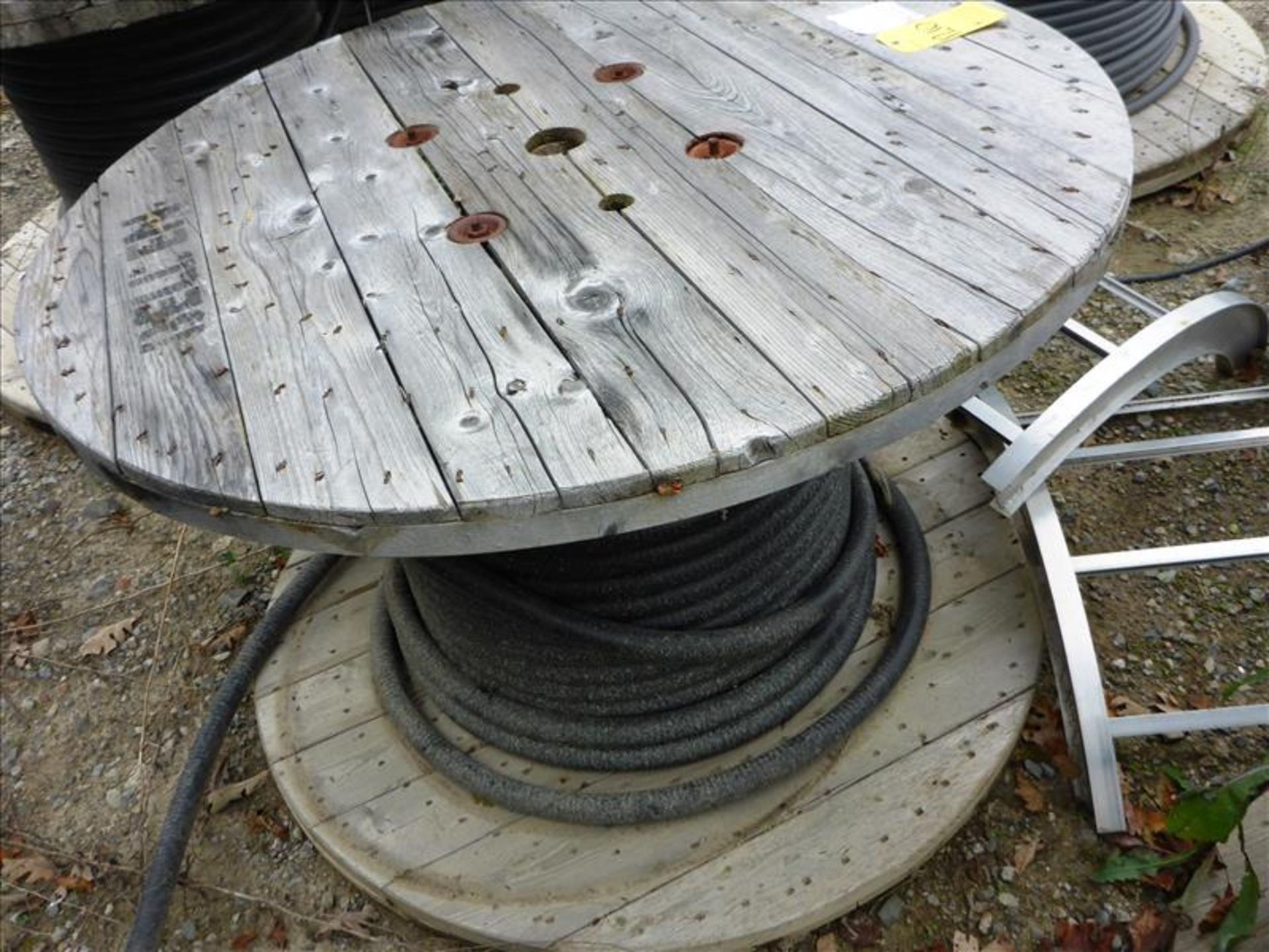 reel of electrical cable, approx. 250 ft. Belden 1229528 E135452-G VFD cable 3CI shielded 600V