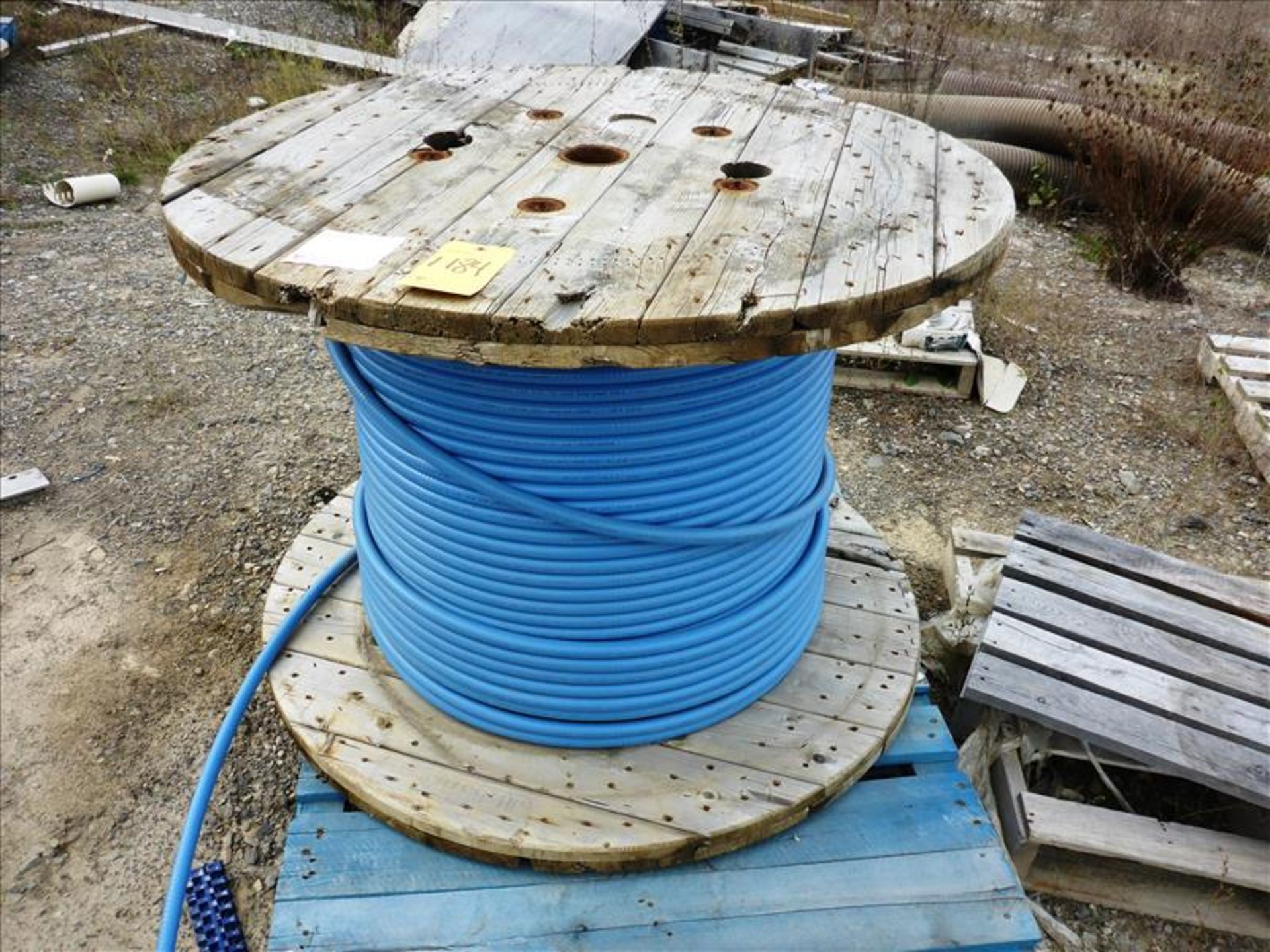 reel of electrical cable, approx. 900 ft. DECA ACIC 12C 16 AWG XLPE 600V (-40c) 105C Dry 90C Wet