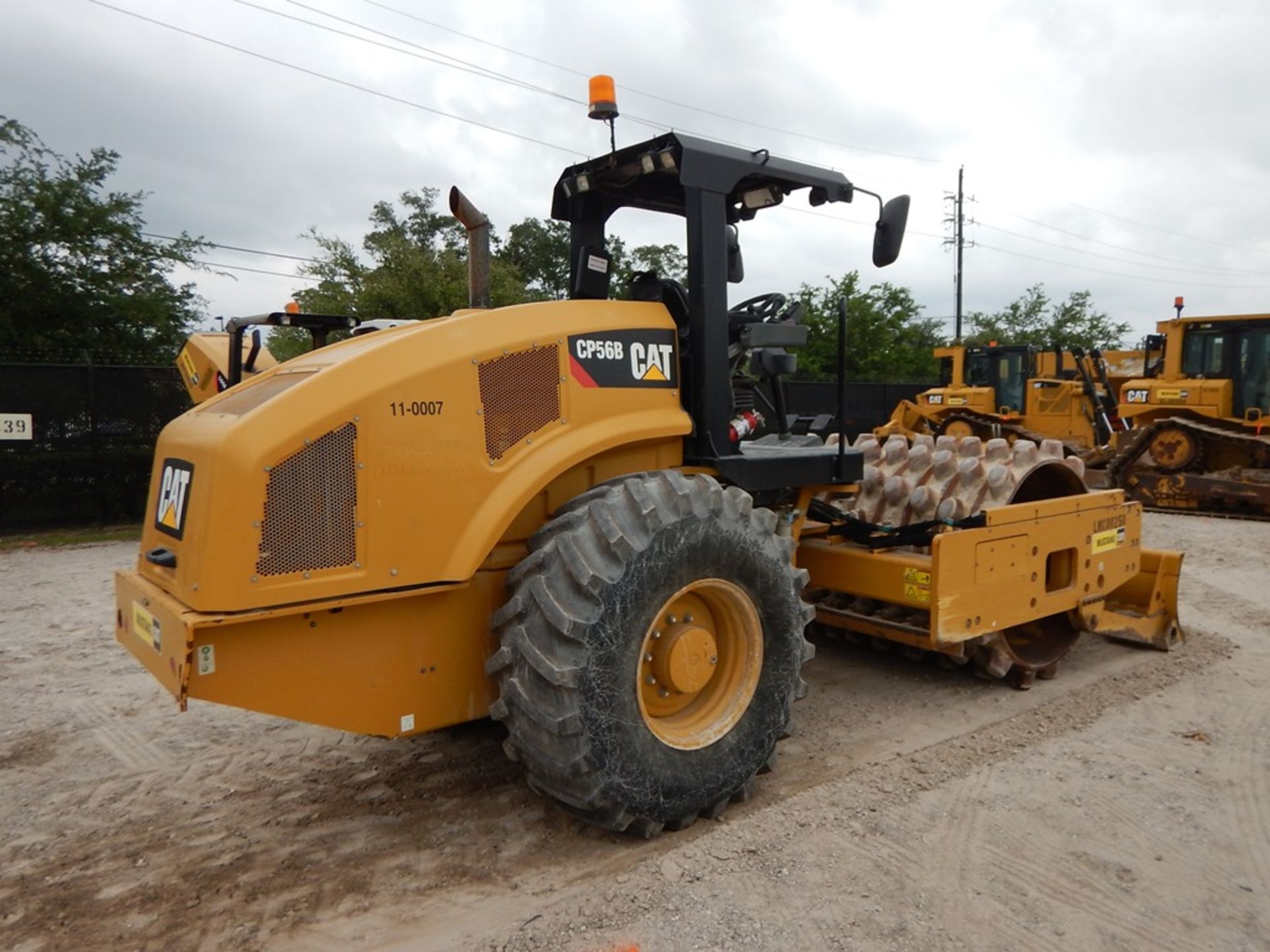 2013 Caterpillar Model CP56B Pad Foot Compactor 2,449 Hours | 84" PAD FOOT COMPACTOR, VIBRATORY DRUM - Image 3 of 12