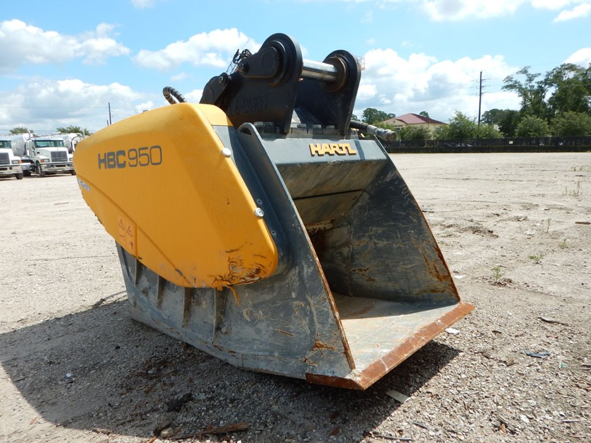 2015 HARTL Model HBC 950 Excavator Attachment | HYDRAULIC JAW CRUSHER EXCAVATOR BUCKET, 1.1 CUYD, - Image 4 of 4