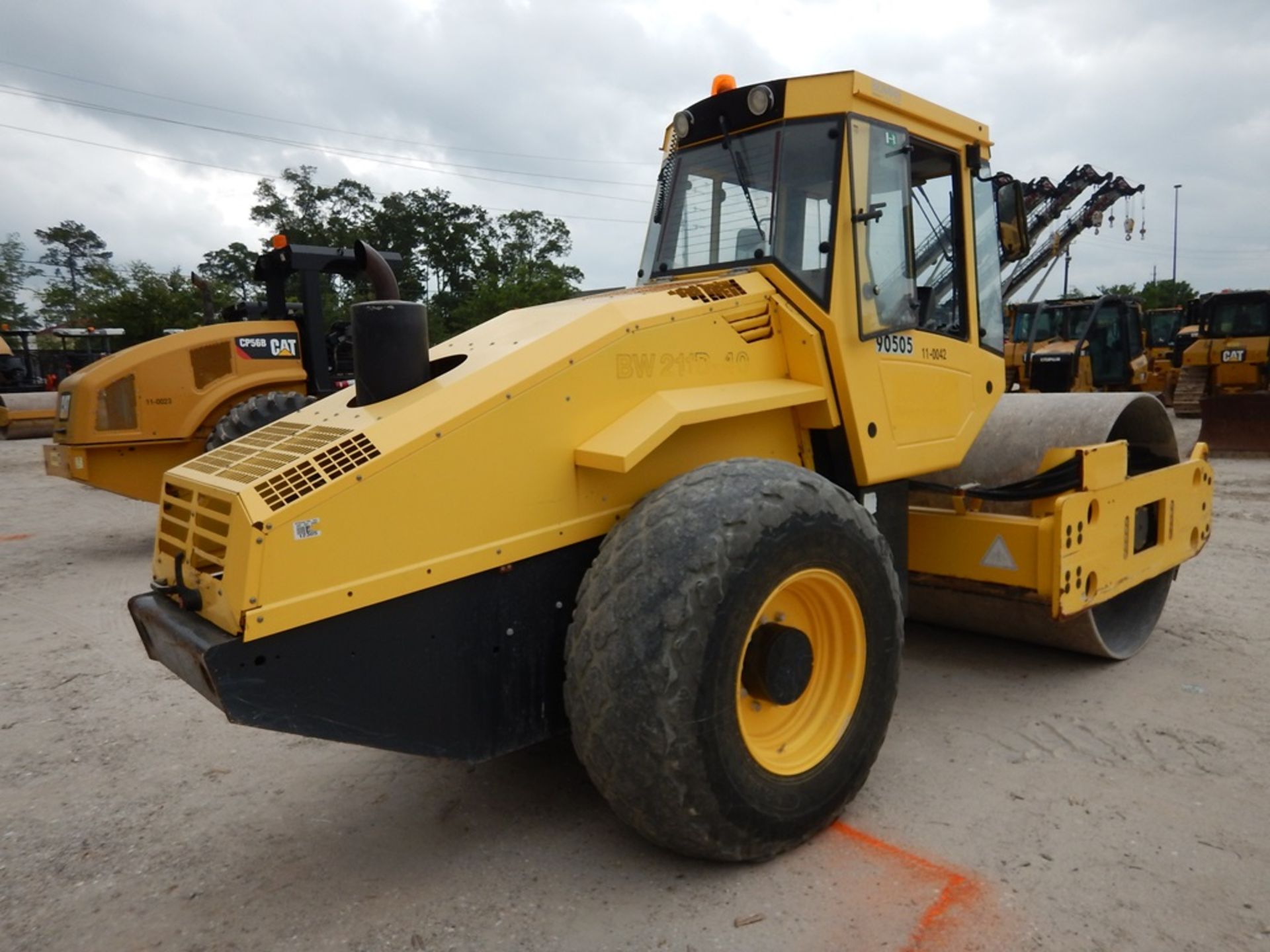 2012 Bomag Model BW211D-40 Smooth Drum Compactor 5,103 Hours | 88" SMOOTH DRUM COMPACTOR, CAB, A/ - Image 3 of 11