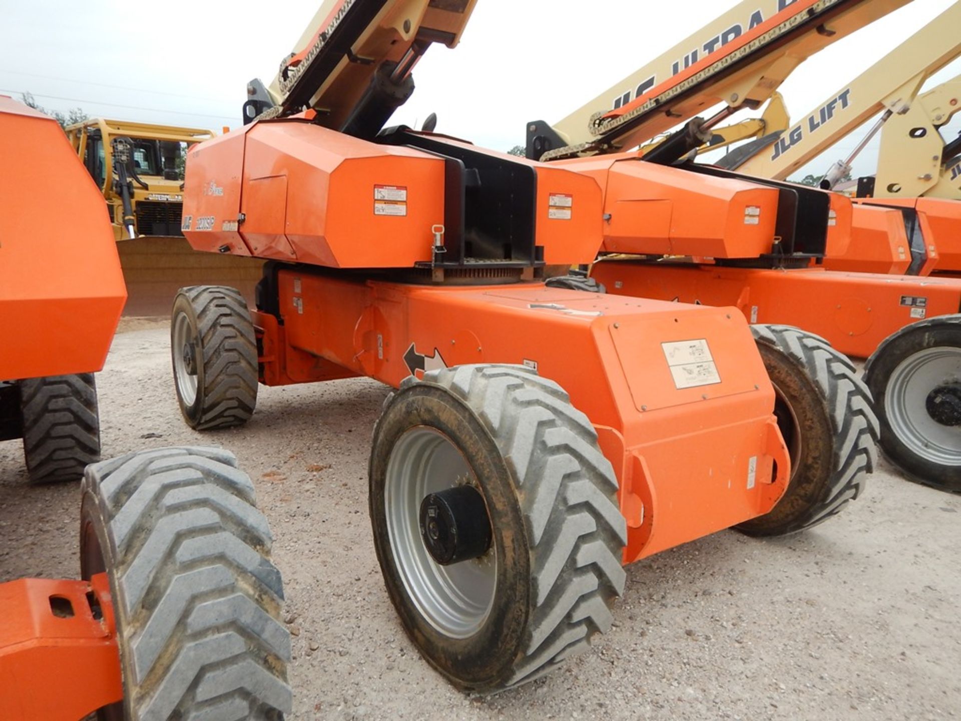 2013 JLG Model 1200 SJP Manlift 3,053 Hours | 120', 4WD, DIESEL ENGINE, IN445/50D710 TIRE, VIN#