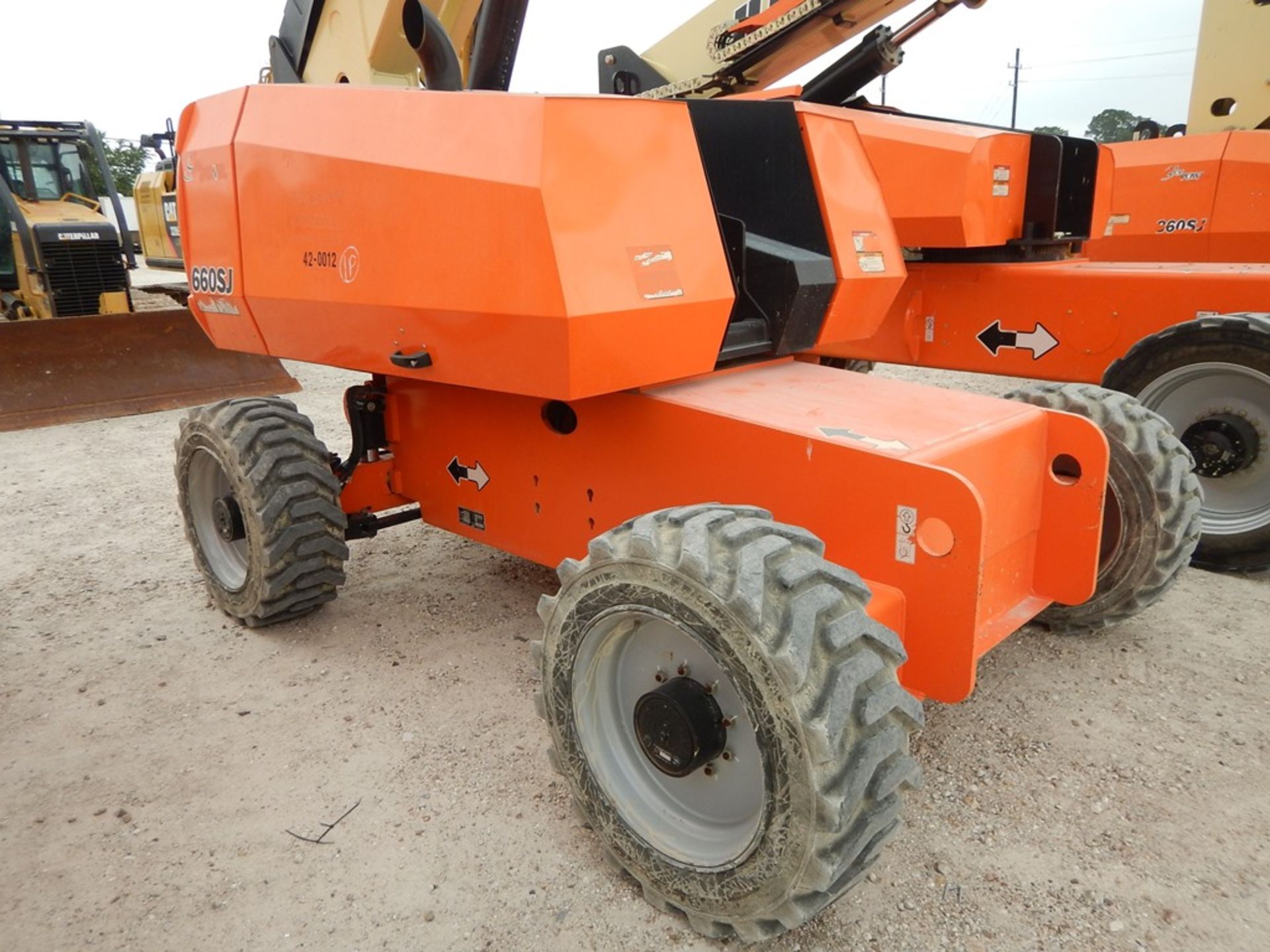 2013 JLG Model 660SJ Manlift 815 Hours | 66', 4WD, DIESEL ENGINE, 39X15-22.5 TIRE, VIN# 300178324