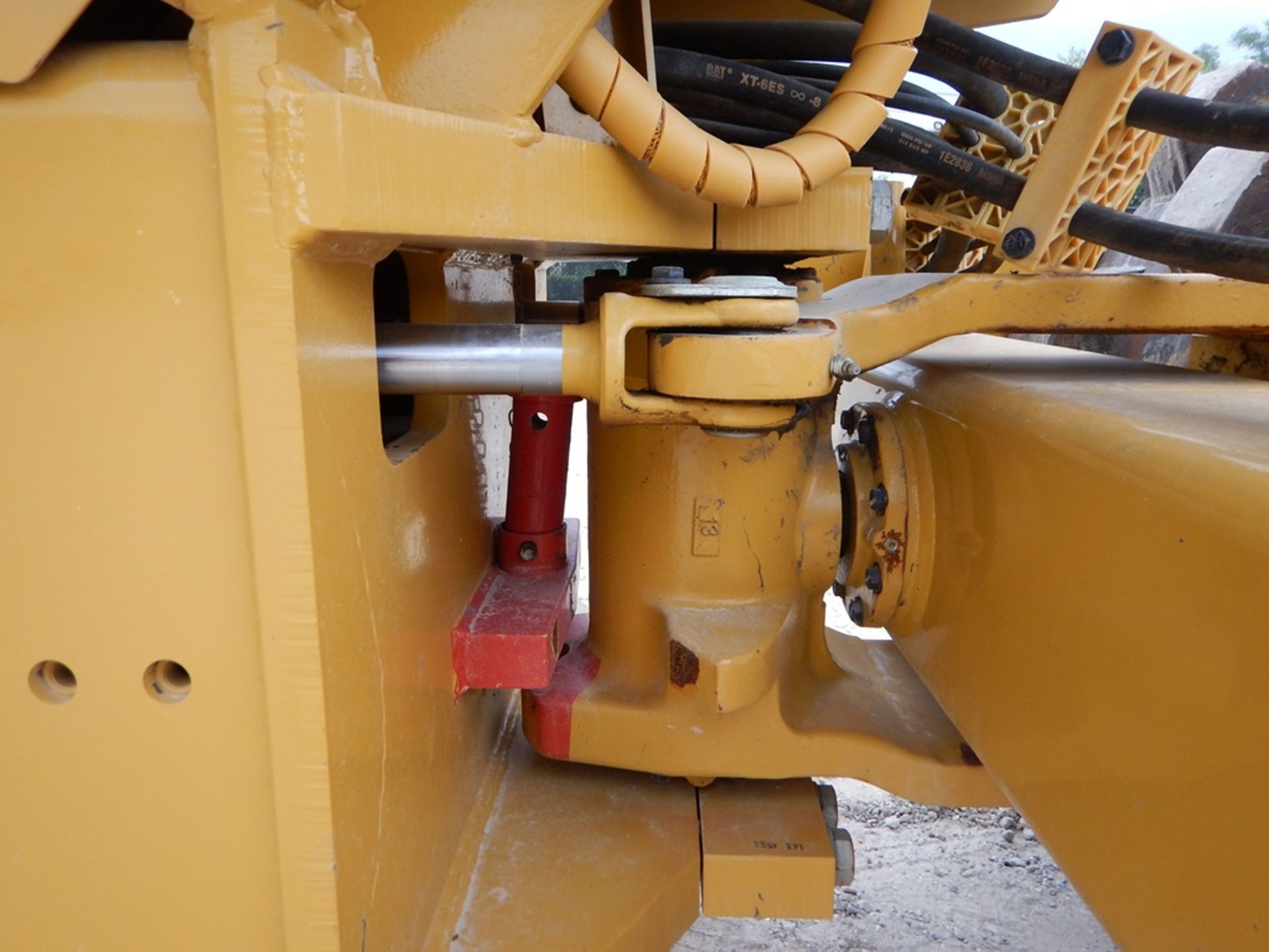 2014 Caterpillar Model CS44 Smooth Drum Compactor 537 Hours | 66" SMOOTH DRUM COMPACTOR, VIBRATORY - Image 8 of 11