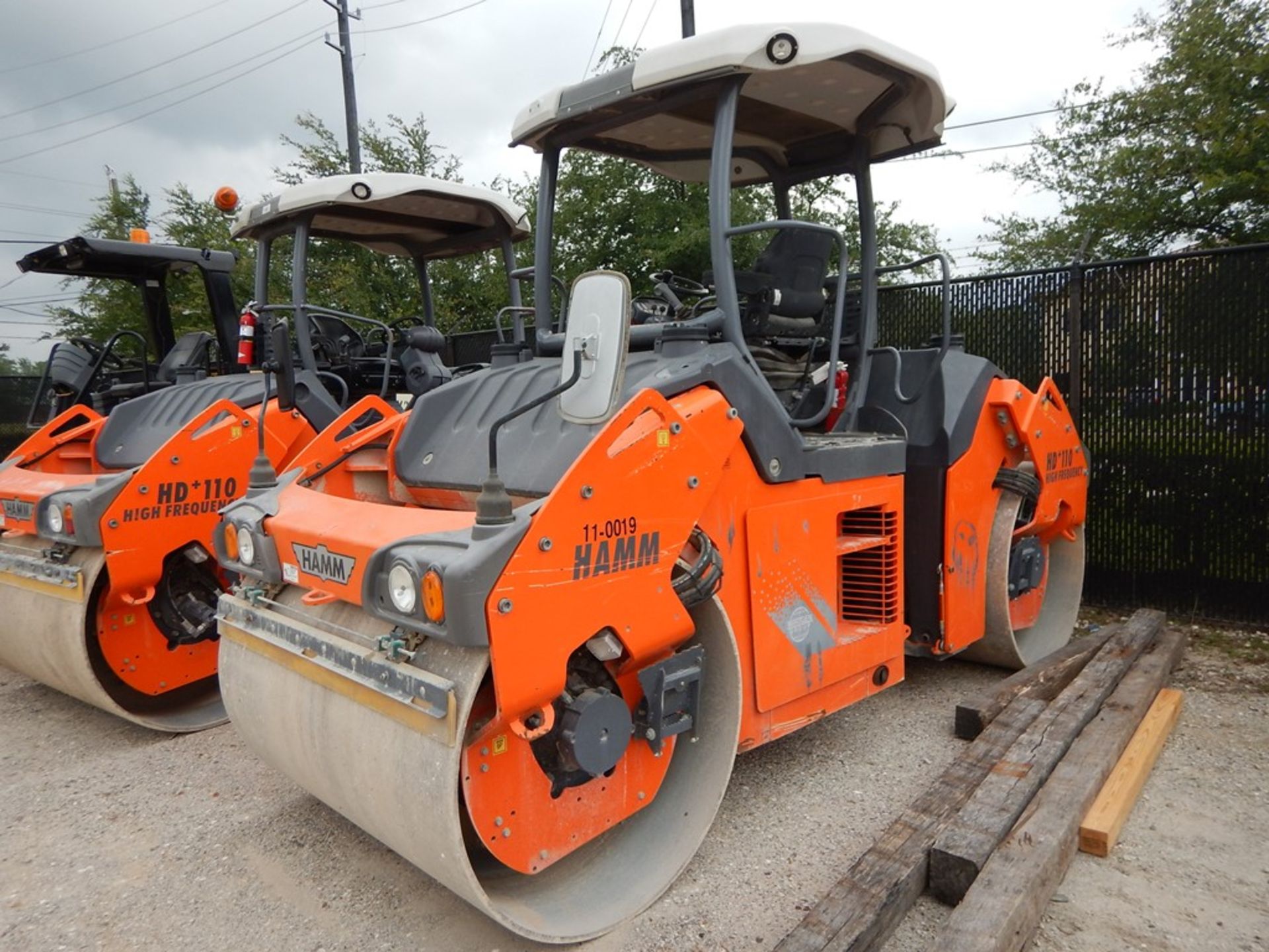 2013 Hamm Model HD110 Double Drum Compactor 2,574 Hours | 66" DOUBLE SMOOTH DRUM ROLLER,