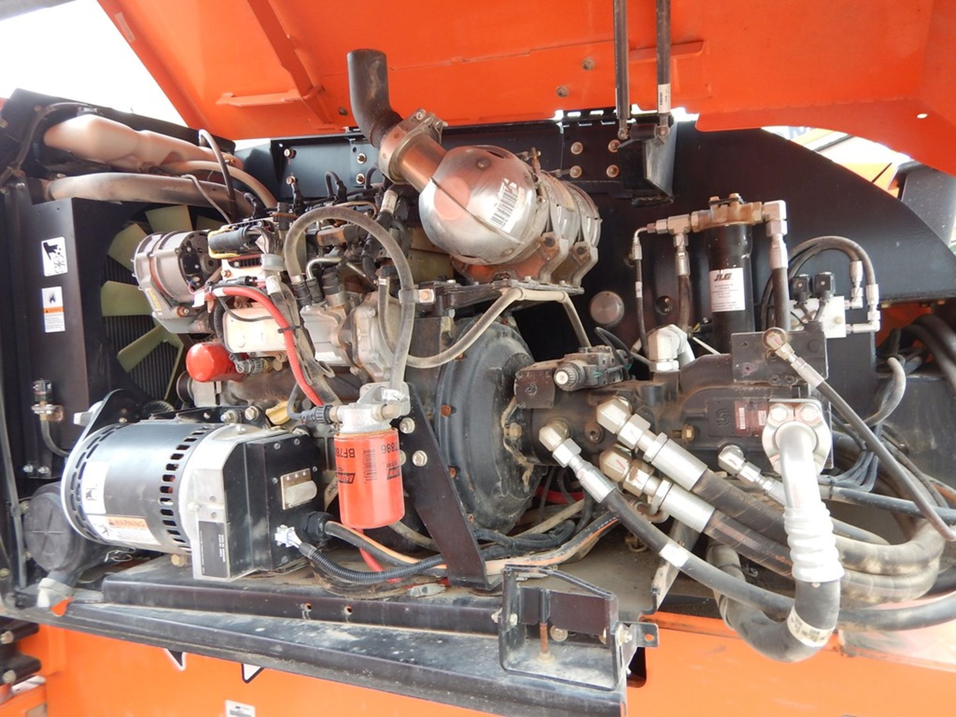 2014 JLG Model 860SJ Manlift 2,323 Hours | 86', 4WD, DIESEL ENGINE, 15-625NHS TIRE, VIN# 300183642 - Image 6 of 6
