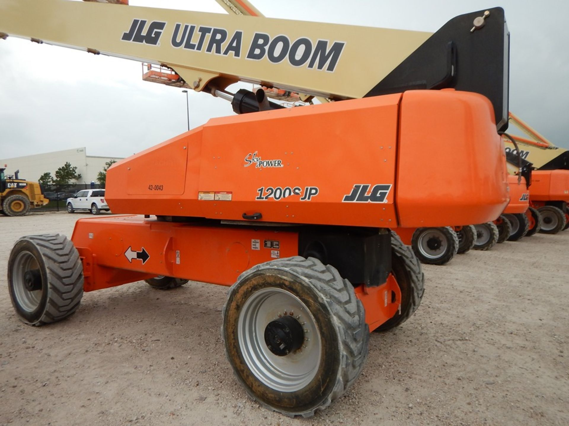 2014 JLG Model 1200 SJP Manlift 1,979 Hours | 120', 4WD, DIESEL ENGINE, IN445/50D710 TIRE, VIN# - Image 2 of 6