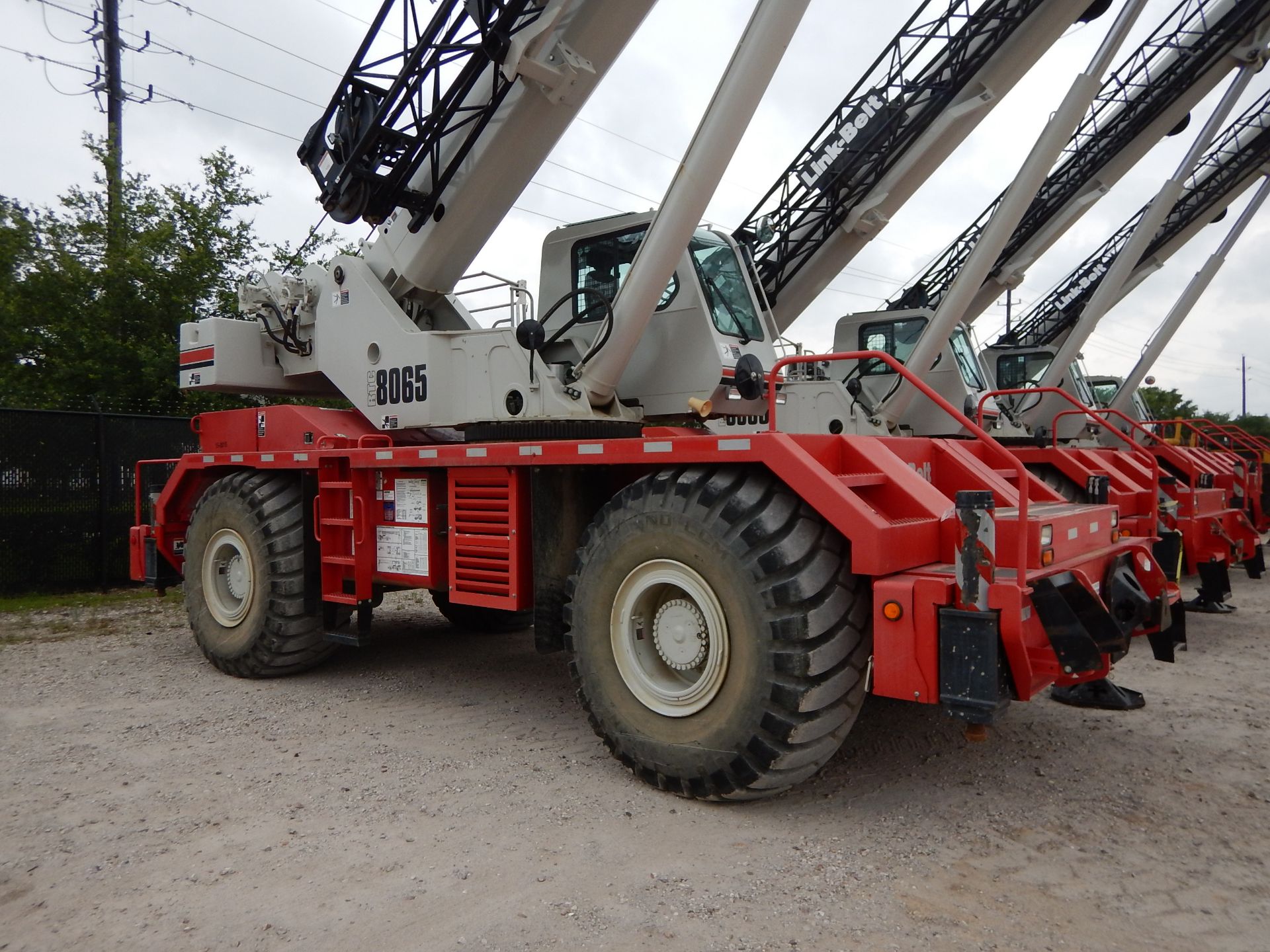 2013 Link Belt Model RTC 8065 II Rough Terrain Crane 2,804 Hours | 65 Ton, 38'-115' 4 SECTION - Image 5 of 10