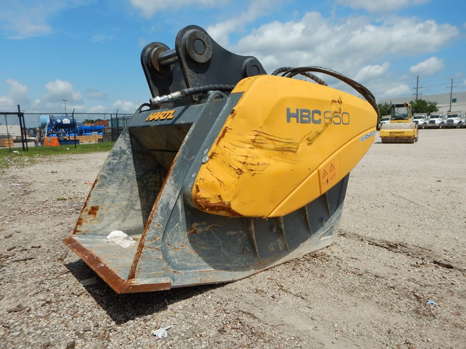 2015 HARTL Model HBC 950 Excavator Attachment | HYDRAULIC JAW CRUSHER EXCAVATOR BUCKET, 1.1 CUYD, - Image 3 of 4