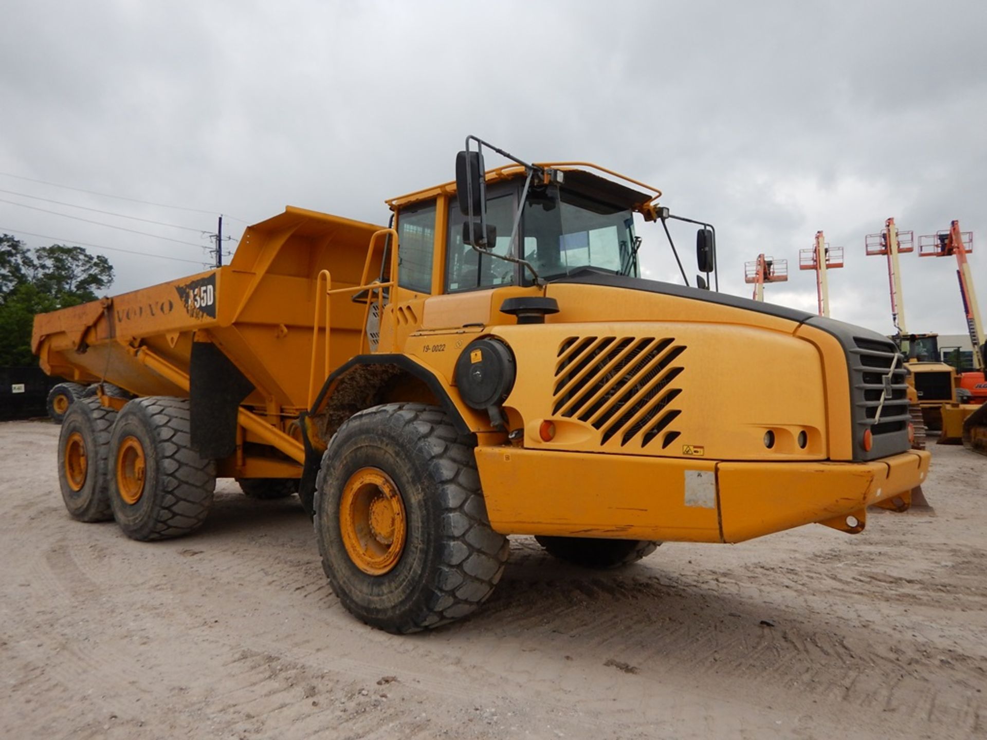 2005 Volvo Model A35D Off Highway Truck 12,817 Hours | CAB, A/C, CAT C15 DIESEL ENGINE, WITH TAIL - Image 4 of 10