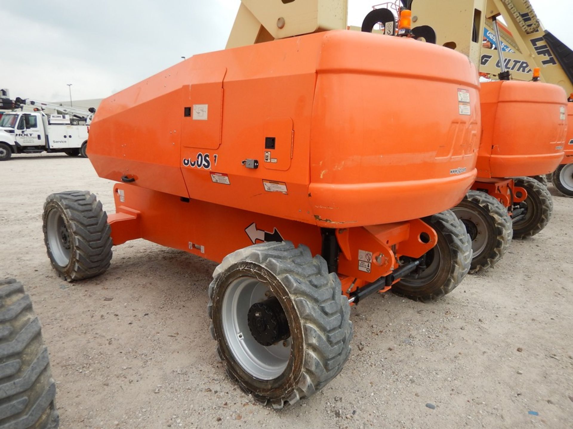 2014 JLG Model 860SJ Manlift 2,855 Hours | 86', 4WD, DIESEL ENGINE, 15-625NHS TIRE, VIN# 300180852 - Image 2 of 6