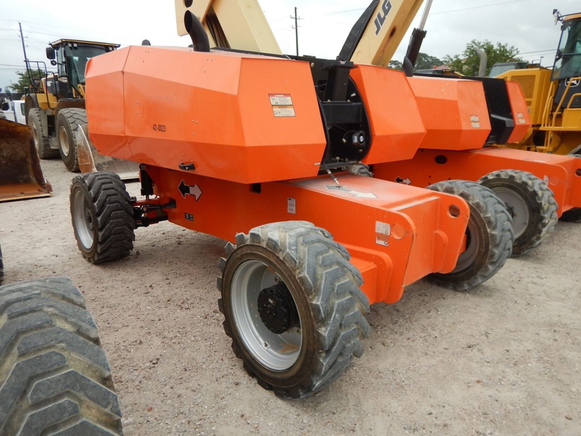 2014 JLG Model 860SJ Manlift 2,855 Hours | 86', 4WD, DIESEL ENGINE, 15-625NHS TIRE, VIN# 300180852