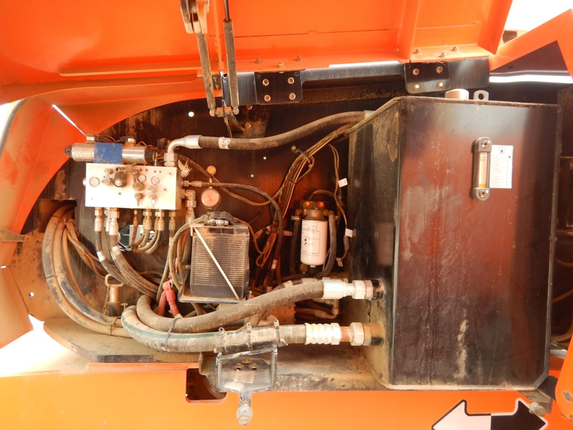 2014 JLG Model 860SJ Manlift 2,432 Hours | 86', 4WD, DIESEL ENGINE, 15-625NHS TIRE, VIN# 300183662 - Image 5 of 6