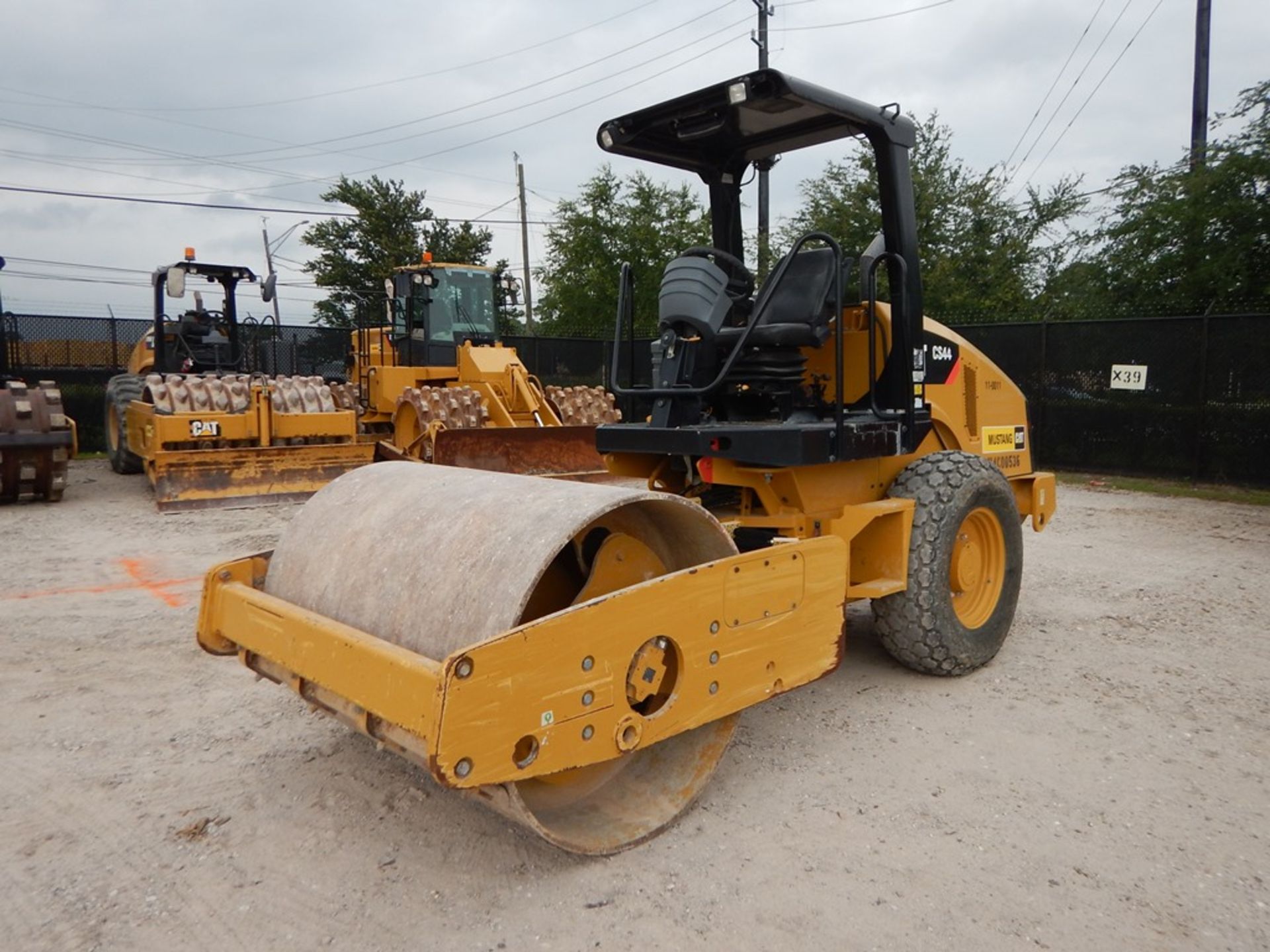 2013 Caterpillar Model CS44 Smooth Drum Compactor 1,523 Hours | 66" SMOOTH DRUM COMPACTOR, VIBRATORY