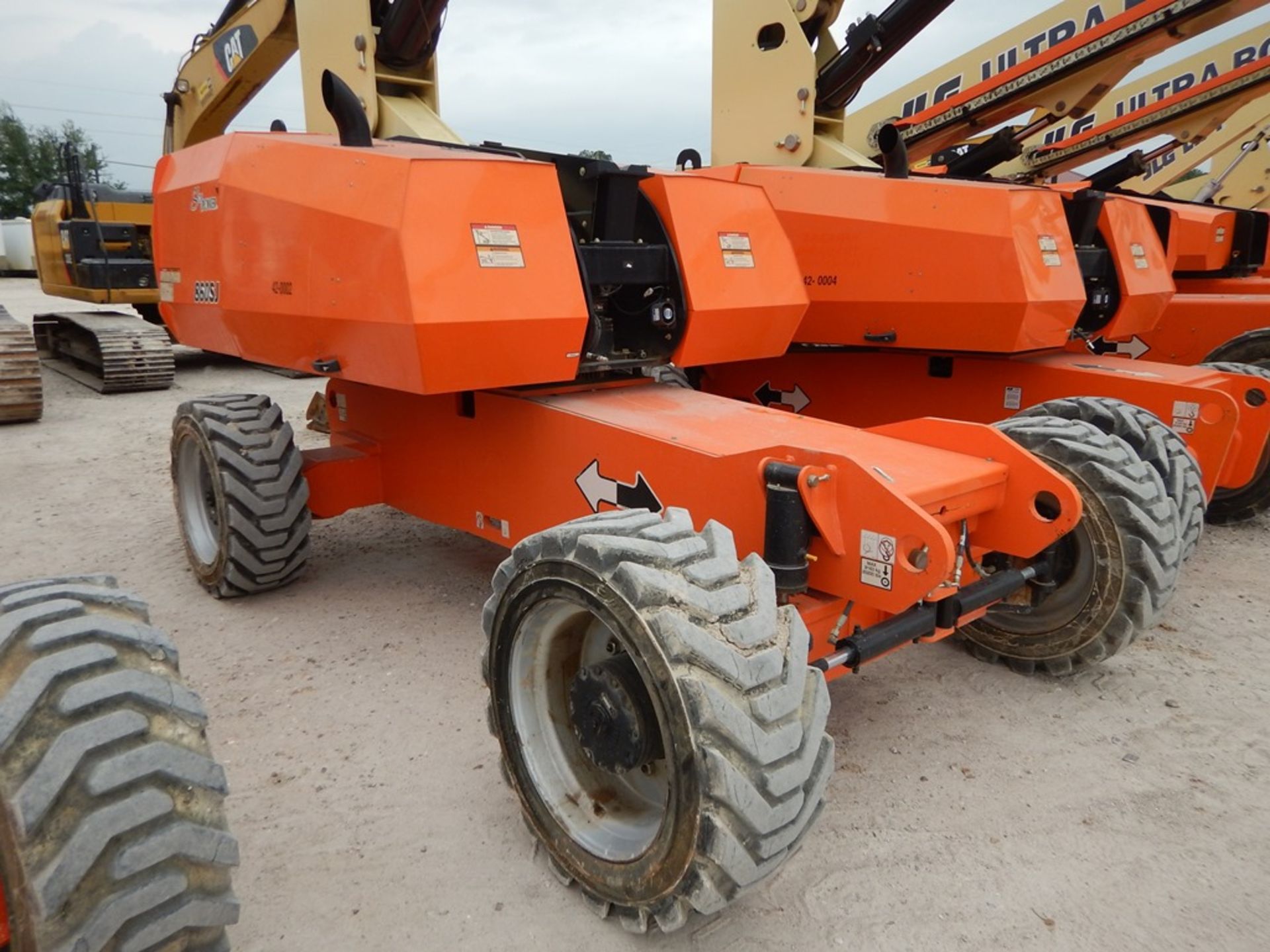 2013 JLG Model 860SJ Manlift 2,830 Hours | 86', 4WD, DIESEL ENGINE, 15-625NHS TIRE, VIN# 300178168