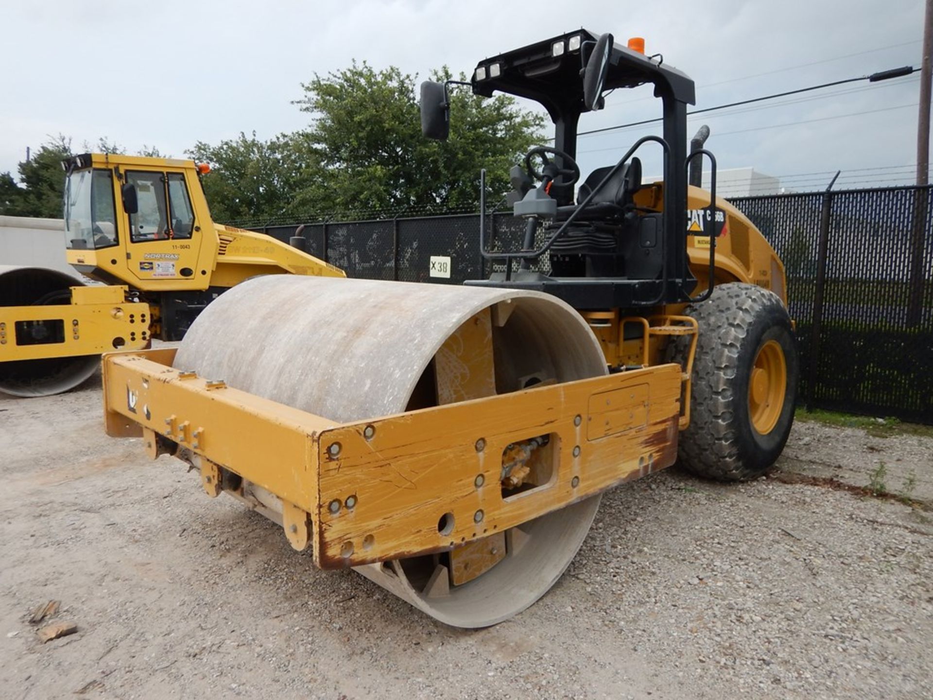 2012 Caterpillar Model CS56B Smooth Drum Compactor 1,512 Hours | 84" SMOOTH DRUM COMPACTOR,