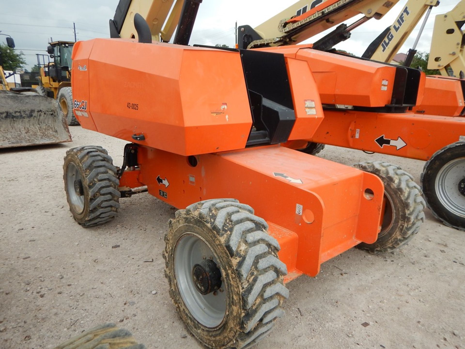 2014 JLG Model 660SJ Manlift 1,758 Hours | 66', 4WD, DIESEL ENGINE, 39X15-22.5 TIRE, VIN# 300182019