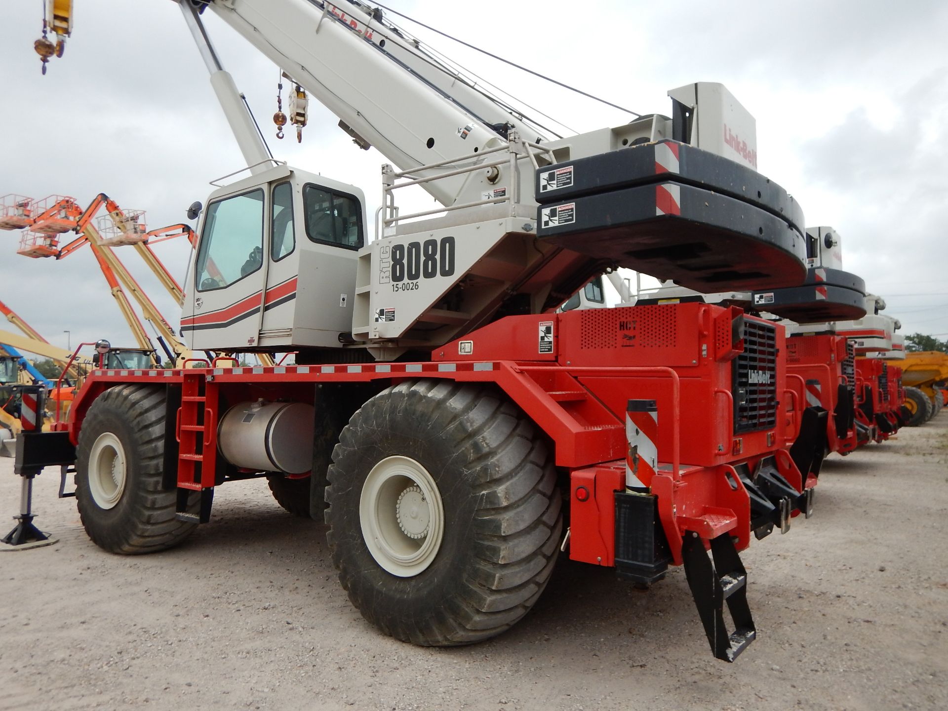 2014 Link Belt Model RTC 8080 II Rough Terrain Crane 2,536 Hours | 80 Ton, 41'-127' 4 SECTION - Image 3 of 12