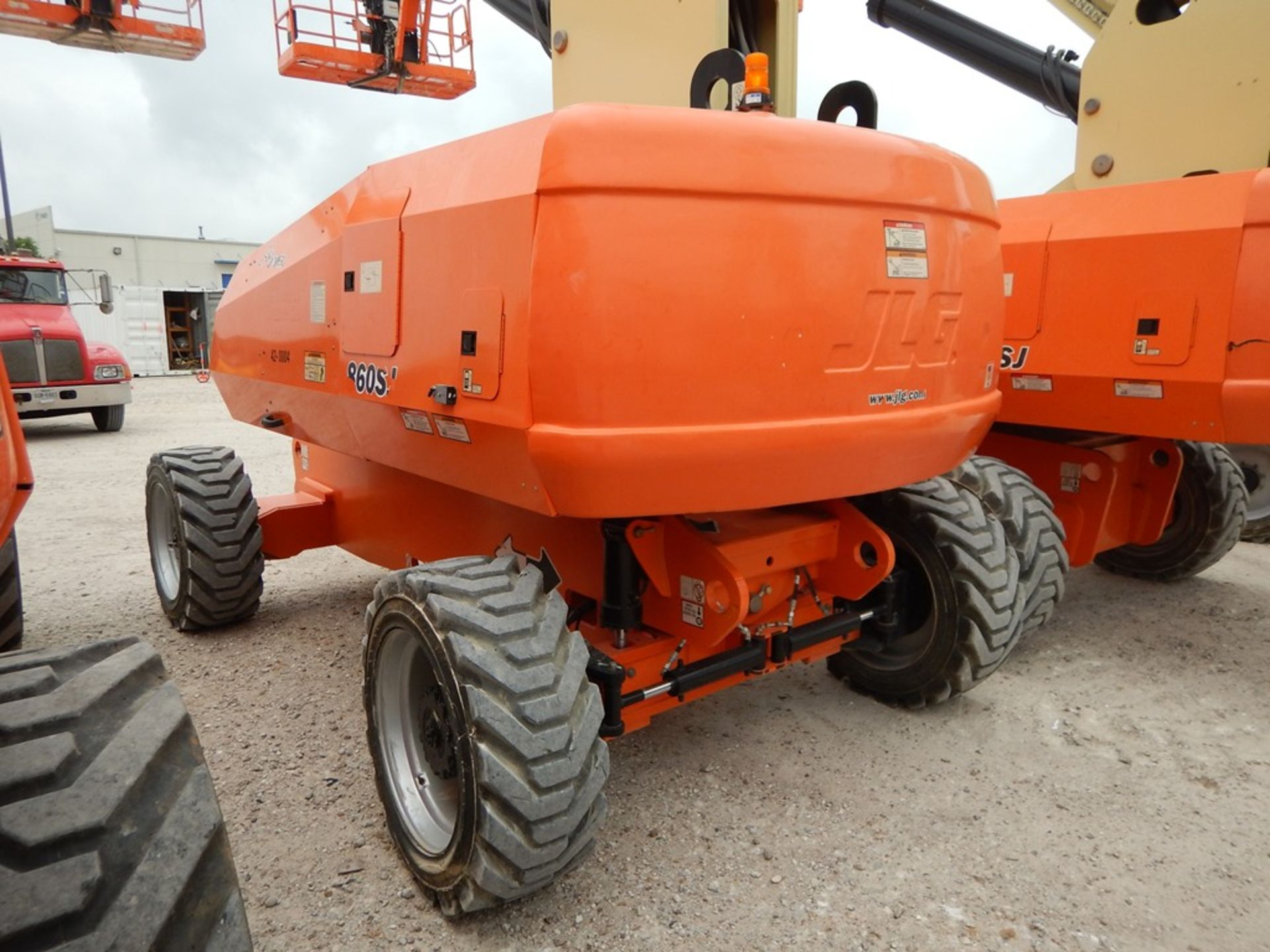 2013 JLG Model 860SJ Manlift 1,960 Hours | 86', 4WD, DIESEL ENGINE, 15-625NHS TIRE, VIN# 300178408 - Image 2 of 6