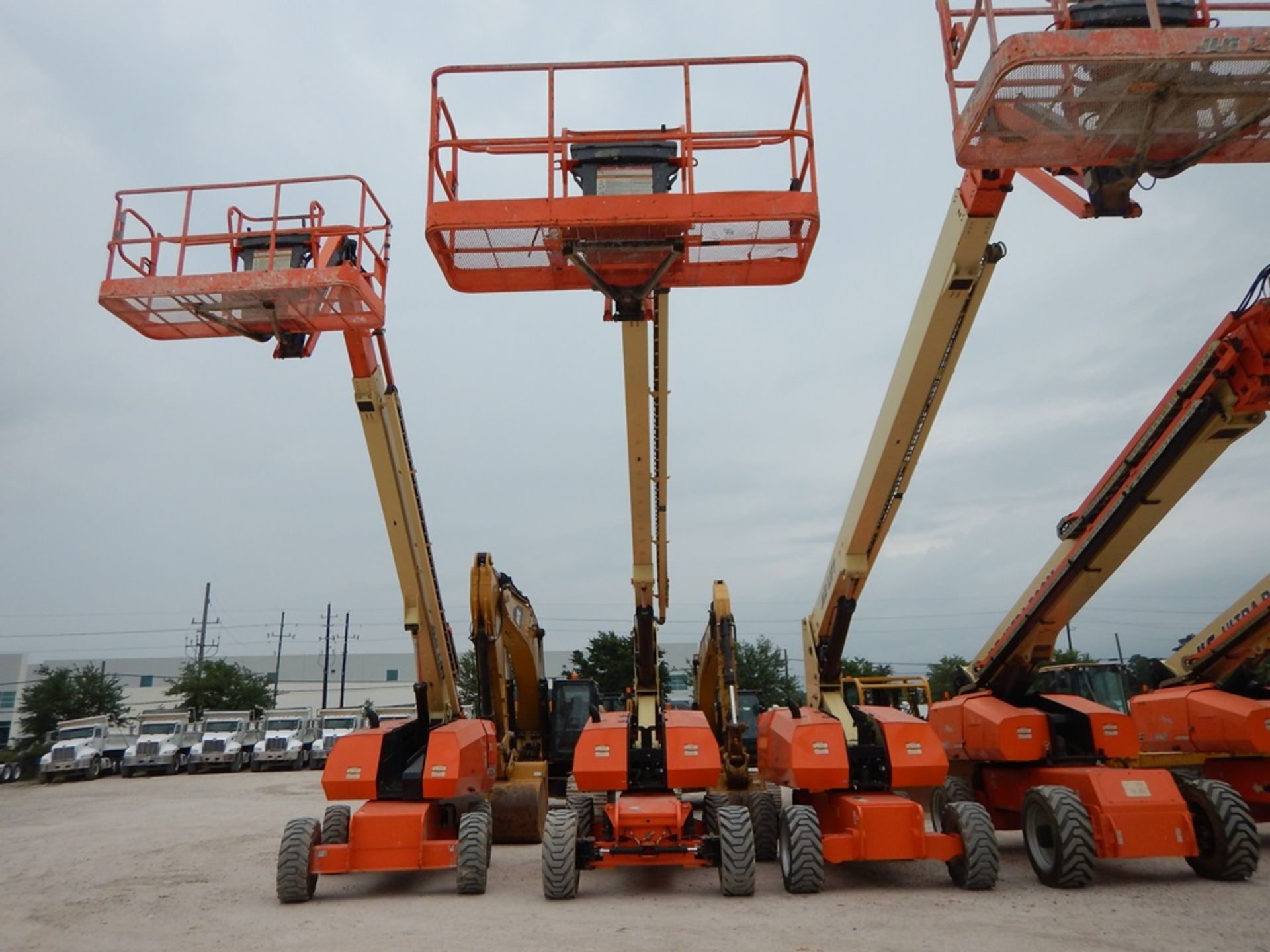 2013 JLG Model 860SJ Manlift 2,830 Hours | 86', 4WD, DIESEL ENGINE, 15-625NHS TIRE, VIN# 300178168 - Image 3 of 6