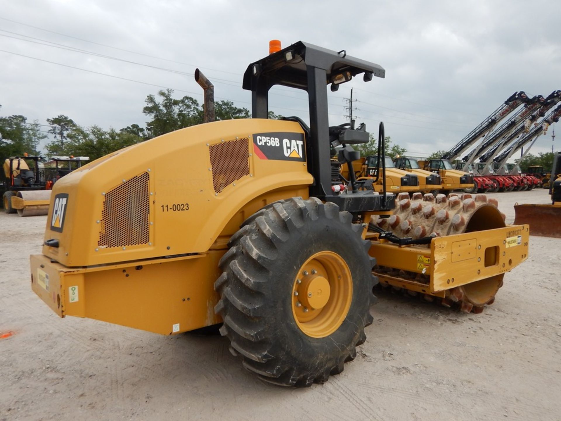 2013 Caterpillar Model CP56B Pad Foot Compactor 543 Hours | 84" PAD FOOT COMPACTOR, VIBRATORY DRUM - Image 3 of 11