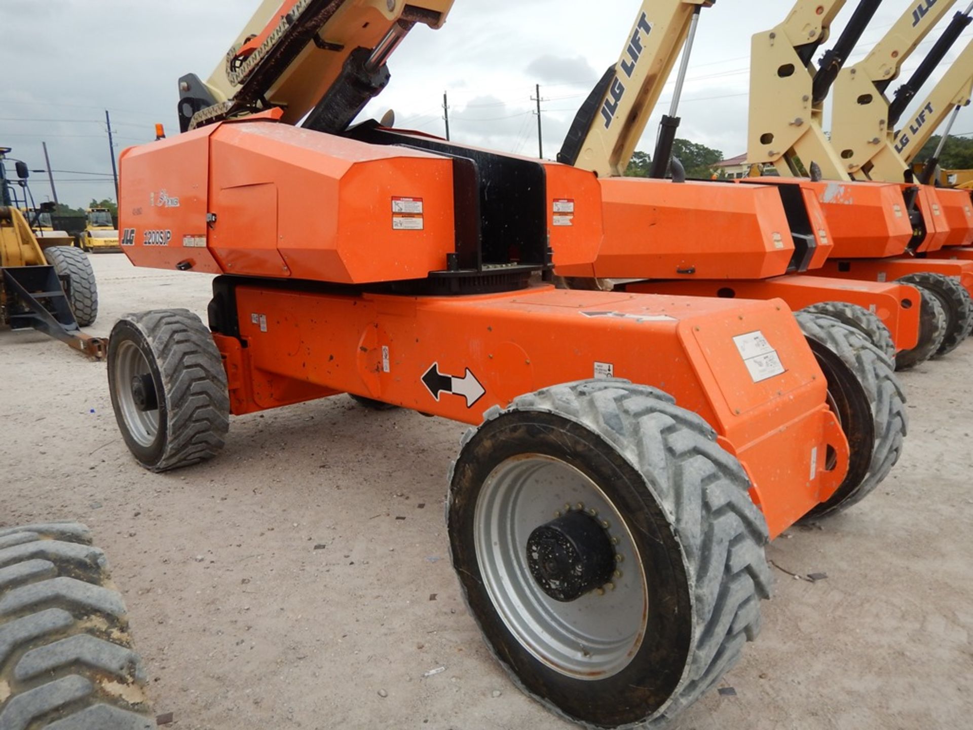 2014 JLG Model 1200 SJP Manlift 2,354 Hours | 120', 4WD, DIESEL ENGINE, IN445/50D710 TIRE, VIN#