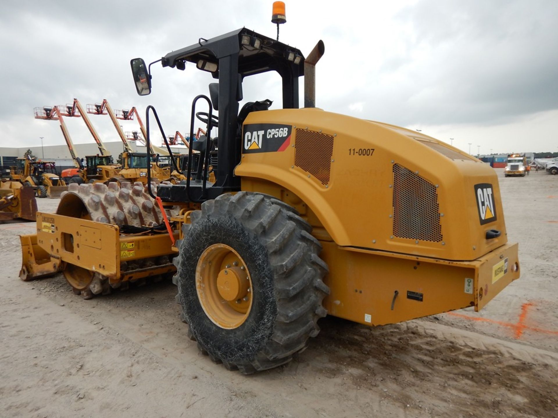 2013 Caterpillar Model CP56B Pad Foot Compactor 2,449 Hours | 84" PAD FOOT COMPACTOR, VIBRATORY DRUM - Image 2 of 12