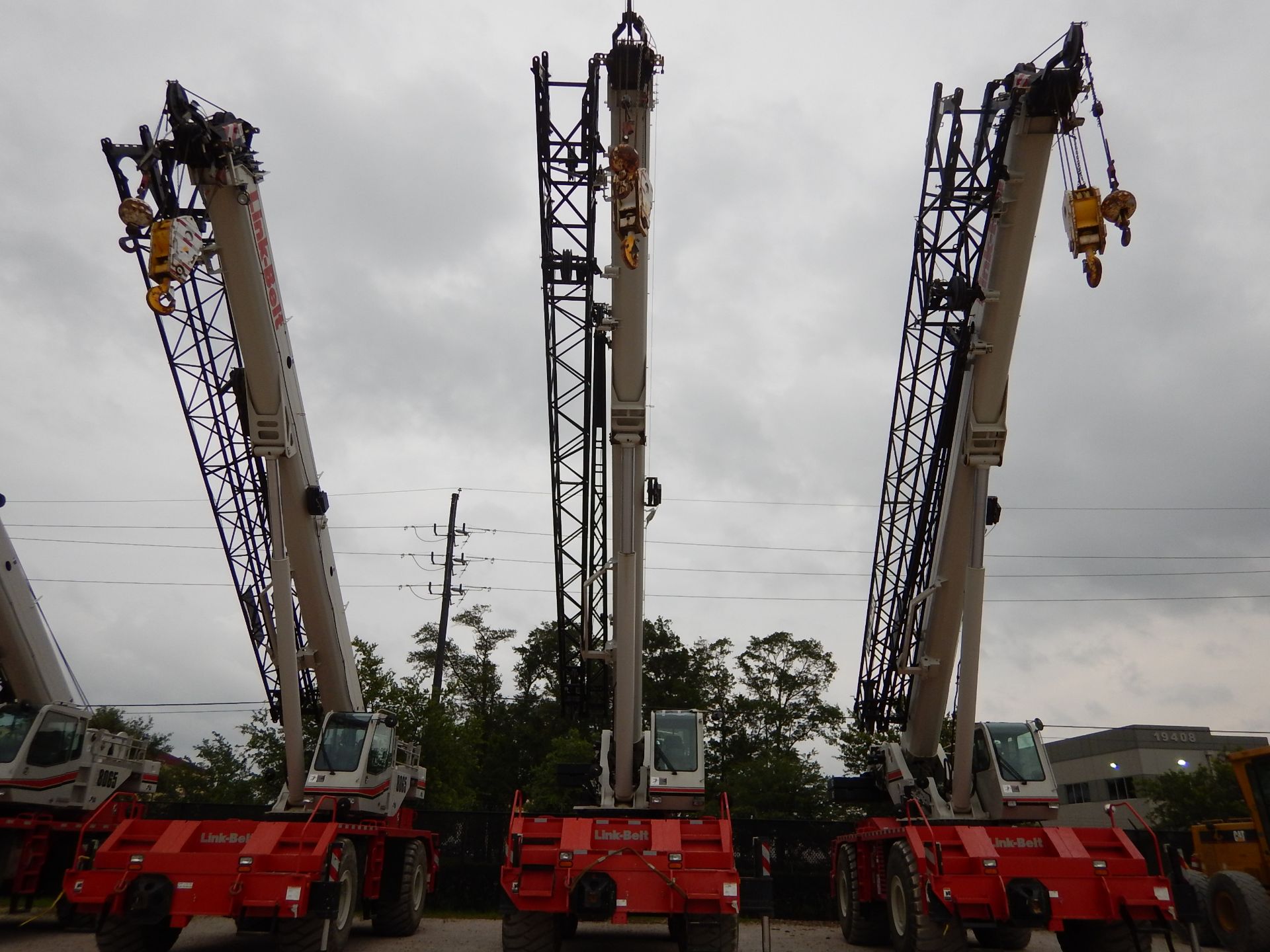 2013 Link Belt Model RTC 8080 II Rough Terrain Crane 978 Hours | 80 Ton, 41'-127' 4 SECTION BOOM,