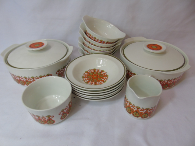 Large Meakin tea and dinner service with a 1970's orange pattern and 6 Elizabethan coffee cups and - Image 3 of 6