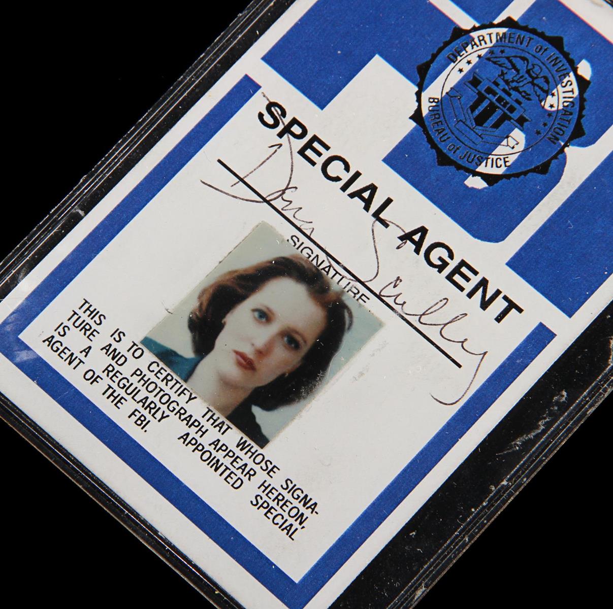 THE X-FILES (1993-2002) - Dana Scully's (Gillian Anderson) FBI ID Badge ...