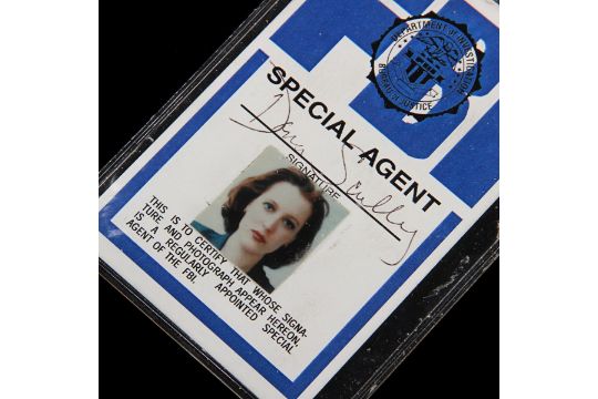 THE X-FILES (1993-2002) - Dana Scully's (Gillian Anderson) FBI ID Badge ...