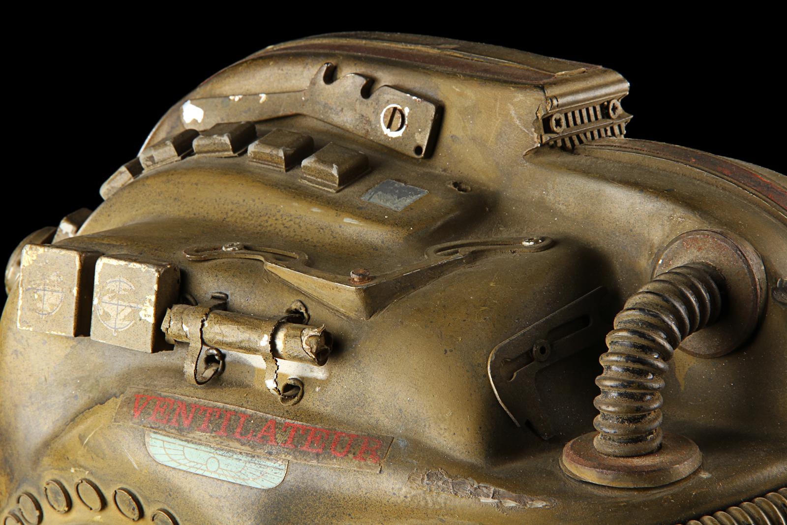 ALIEN (1979) - Nostromo Emergency Helmet A Nostromo emergency helmet from Ridley Scott’s award- - Image 7 of 16