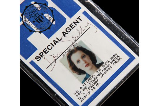 THE X-FILES (1993-2002) - Dana Scully's (Gillian Anderson) FBI ID Badge ...
