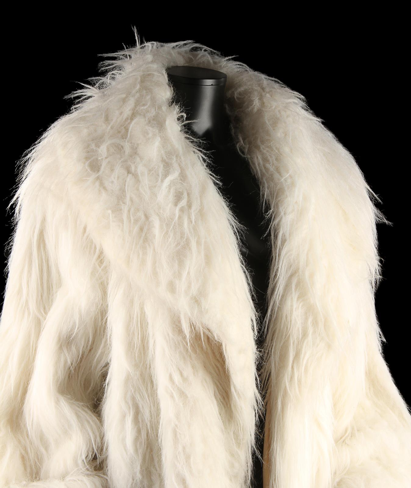 BLADE (1998) - Mercury's (Arly Jover) White Faux-Fur Coat Mercury’s (Arly Jover) coat from Stephen - Image 5 of 9