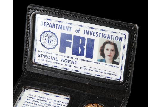 THE X-FILES (1993-2002) - Dana Scully's (Gillian Anderson) FBI Photo ID ...