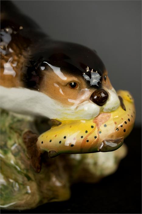 A Sylvac vase in the form of an otter catching a fish, impressed 3459 to the base. - Image 2 of 4