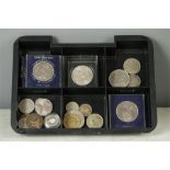 A quantity of coins including two New Zealand Cook Bi Centenary commemorative coins, a Royal