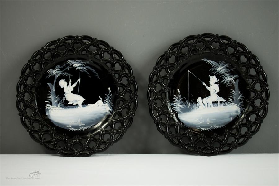 A pair of Mary Gregory style glass plates, hand painted in white enamel to depict a boy fishing - Image 43 of 45