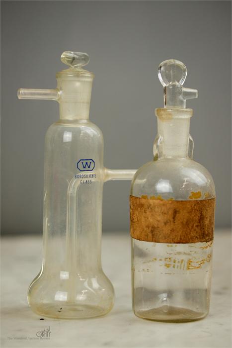 A group of laboratory chemistry glass bottles, one - Image 3 of 4