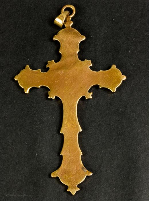 A yellow metal and enamel cross. - Image 2 of 2