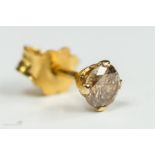 A single diamond stud earring, set with briliant cut diamond in an 18ct gold claw setting,